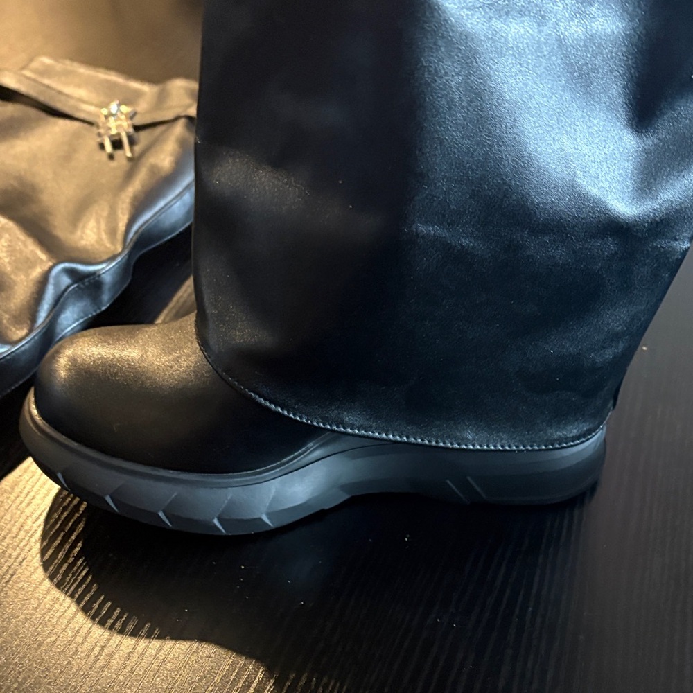 Black Knee-High Women's Boots -Size US 7/ 38 - Picture 12 of 16